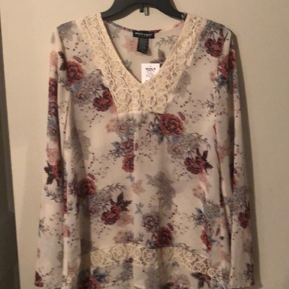 Floral long sleeve top, crochet detail